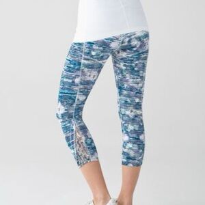 Lululemon True Self Crops Blurred Belle Leggings